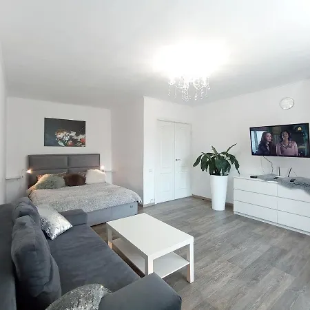 Біла 1 К Сіті Центр 4 Поверх Ліфт Вікна На Парк Apartment Mykolaiv Exterior photo